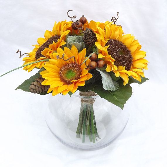 Sunflower table centrepiece - etsy.com